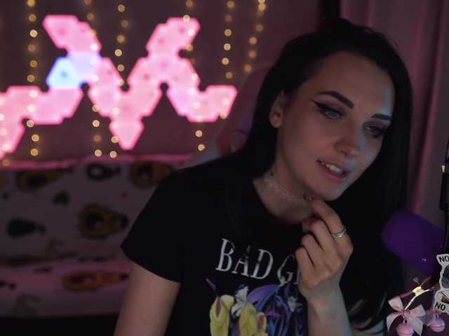 Live sex webcam photo for MalinaBo0m #273319792