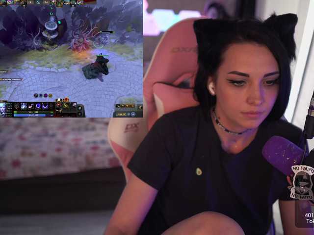 Live sex webcam photo for MalinaBo0m #273623518