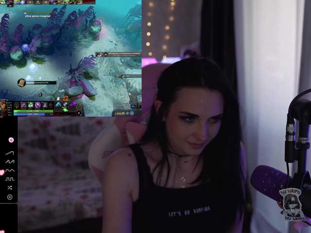 Live sex webcam photo for MalinaBo0m #273652944