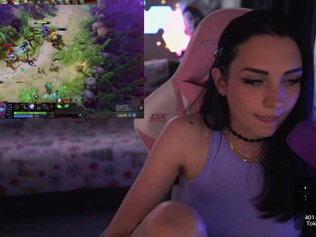 Live sex webcam photo for MalinaBo0m #273885766