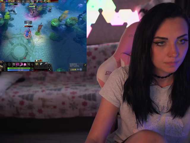 Live sex webcam photo for MalinaBo0m #273897350