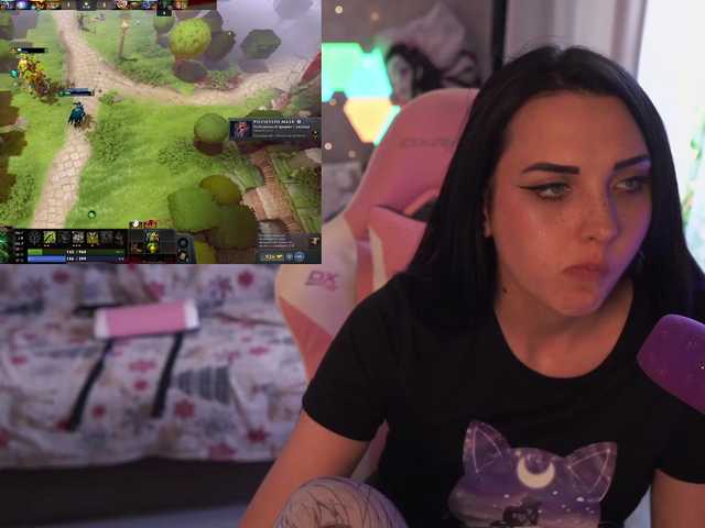 Live sex webcam photo for MalinaBo0m #273920269