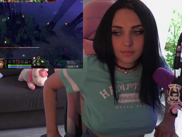 Live sex webcam photo for MalinaBo0m #273990099