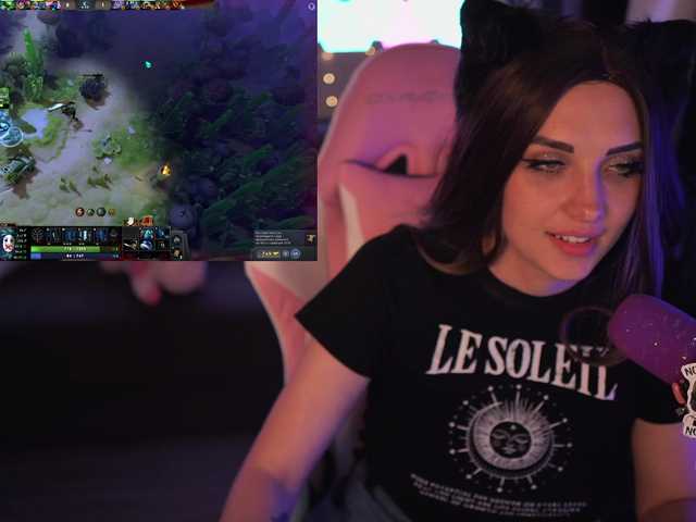 Live sex webcam photo for MalinaBo0m #273992700