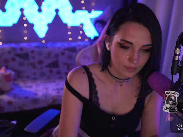 Live sex webcam photo for MalinaBo0m #274149370