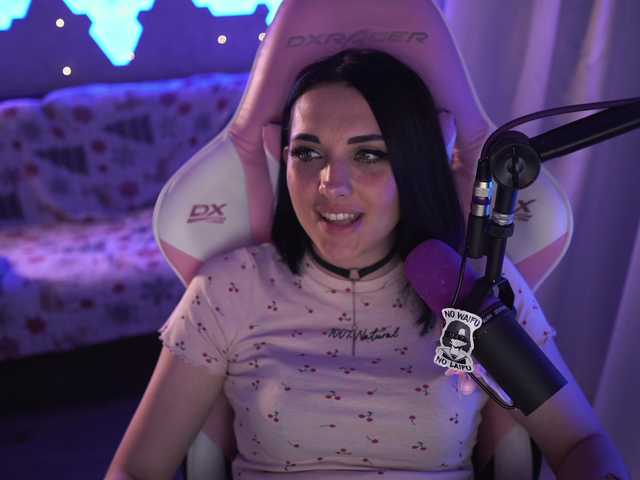 Live sex webcam photo for MalinaBo0m #274293365