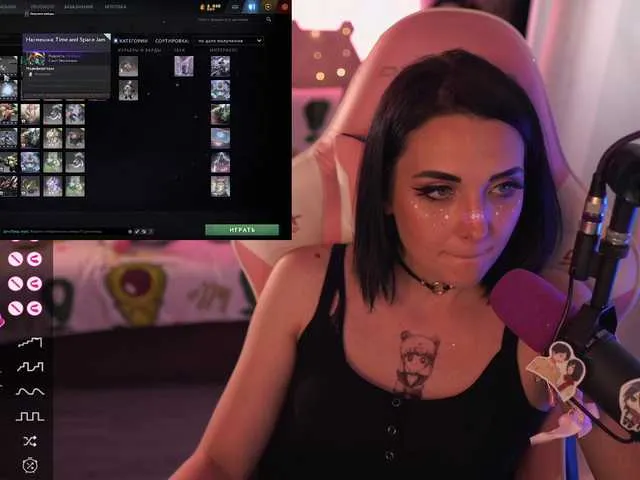 Live sex webcam photo for MalinaBo0m #274340991