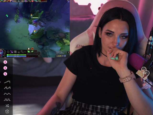 Live sex webcam photo for MalinaBo0m #274426823