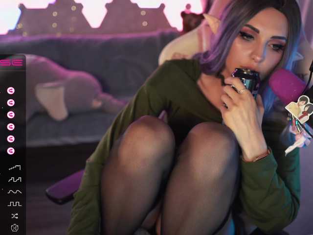 Live sex webcam photo for MalinaBo0m #274434262