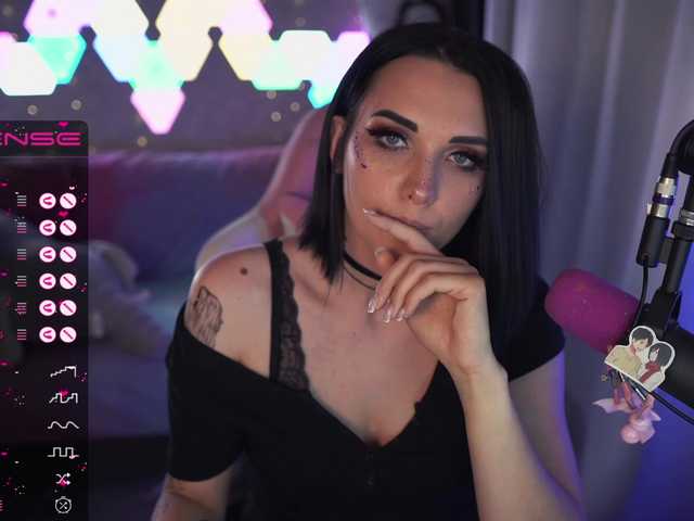 Live sex webcam photo for MalinaBo0m #274586358