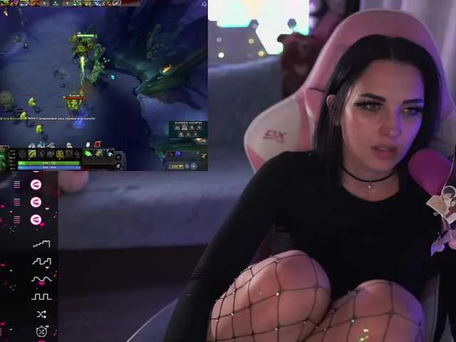 Live sex webcam photo for MalinaBo0m #274816439