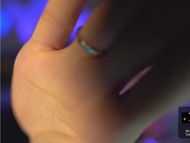 Live sex webcam photo for MalinaBo0m #275492477