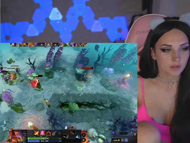 Live sex webcam photo for MalinaBo0m #275617876