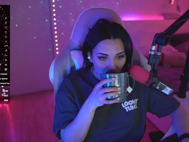 Live sex webcam photo for MalinaBo0m #291017127