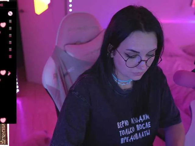 Live sex webcam photo for MalinaBo0m #291262817