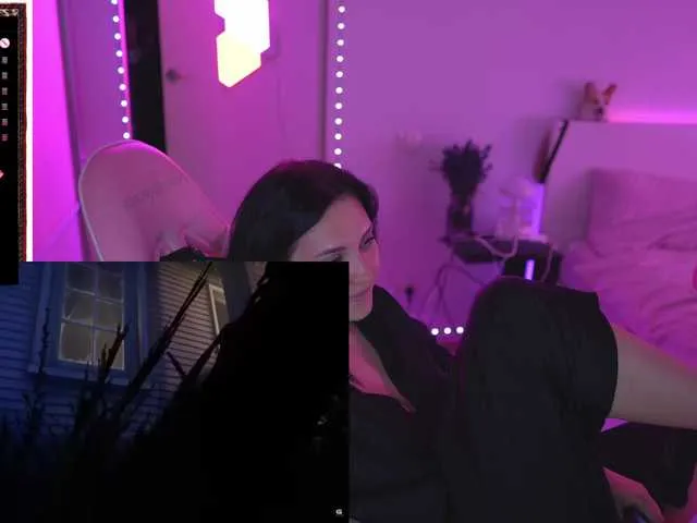 Live sex webcam photo for MalinaBo0m #291267398