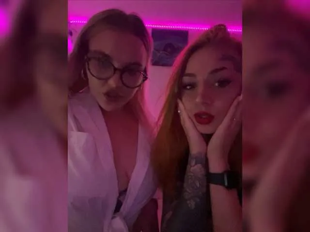 Live sex webcam photo for MalinaLaura #275584636