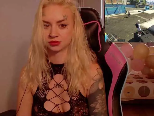 Live sex webcam photo for MalinaLaura #276341933