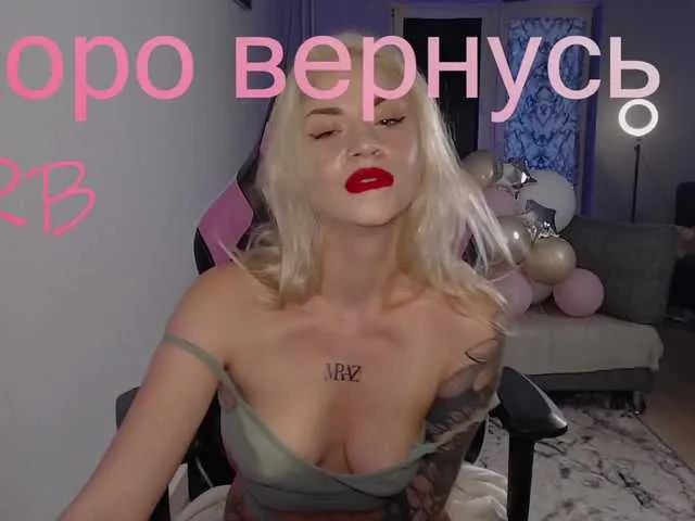 Live sex webcam photo for MalinaLaura #276367604