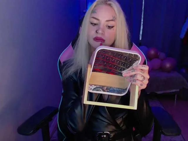 Live sex webcam photo for MalinaLaura #276446816