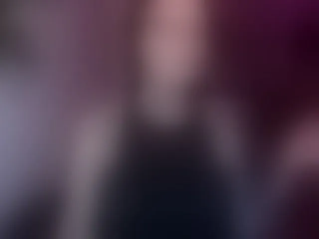 Live sex webcam photo for MalinaLaura #293578991