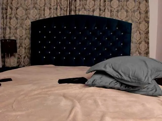 Live sex webcam photo for MalinaMaze #291457905