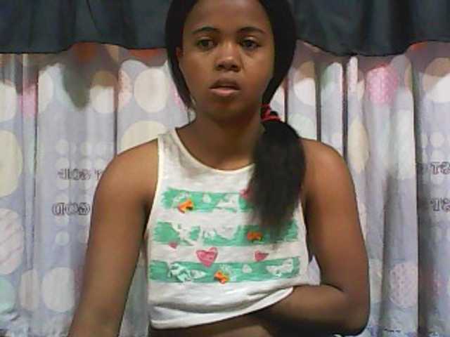 Live sex webcam photo for Malinciehot #273198246