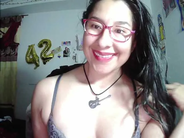 Live sex webcam photo for Malishka19 #293560769