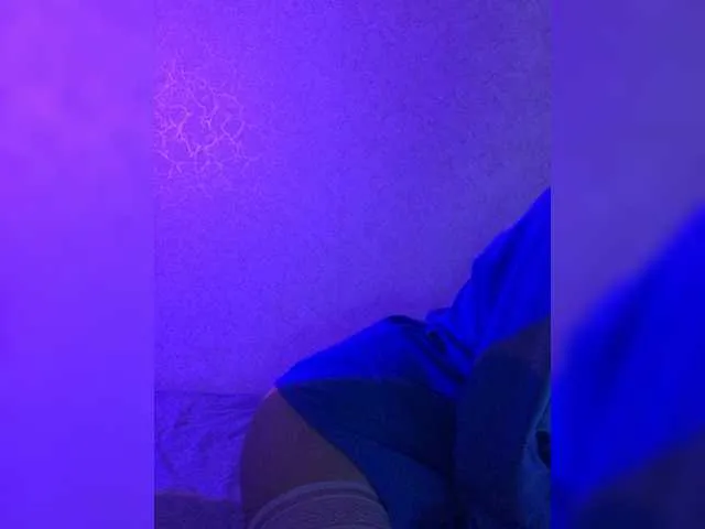 Live sex webcam photo for MalixaDool1 #275659645