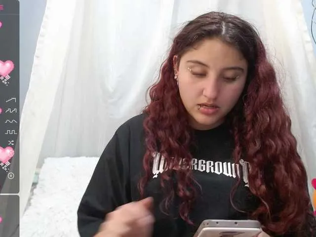 Live sex webcam photo for Mallybear #276355065