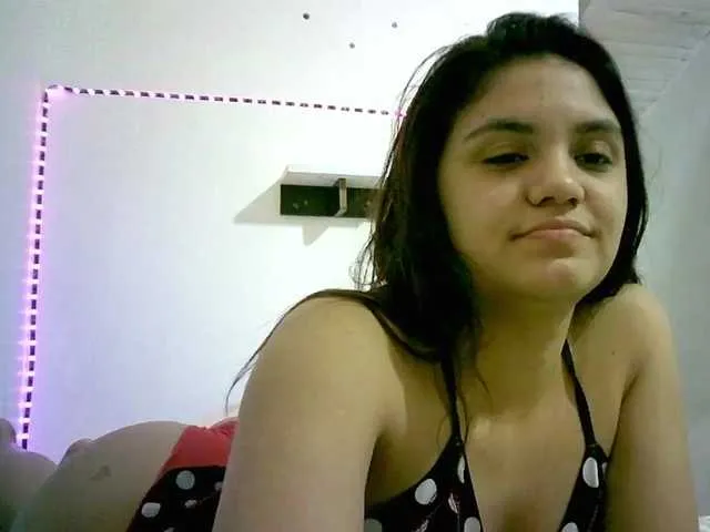 Live sex webcam photo for Malu6911 #275947327