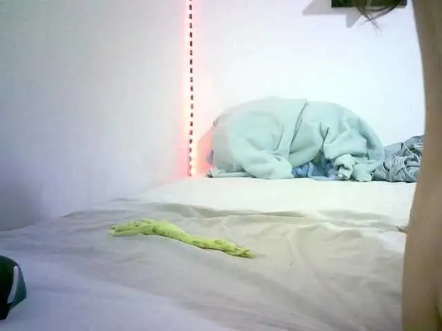 Live sex webcam photo for Malu6911 #276435652