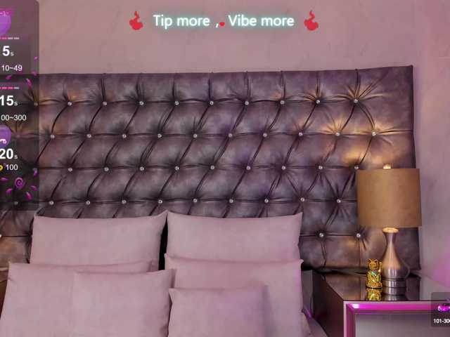 Live sex webcam photo for MaluBaker #278103145