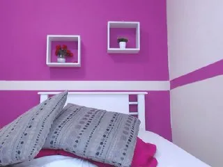 Live sex webcam photo for MaluHorny #197737754
