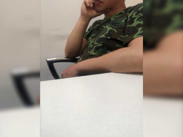 Live sex webcam photo for Man-71 #277789339