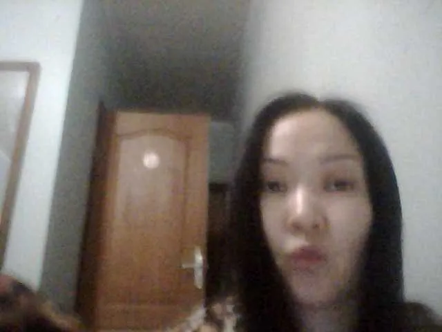Live sex webcam photo for Manamy #272070645