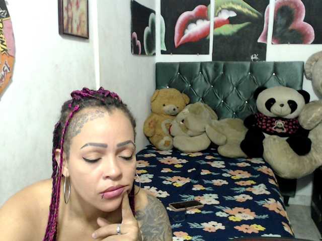 Live sex webcam photo for Manazahot99 #291014845