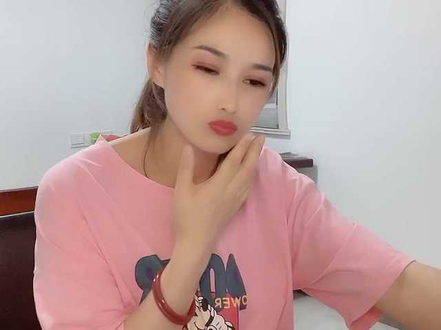 Live sex webcam photo for Mandy-HuoWu #275613442