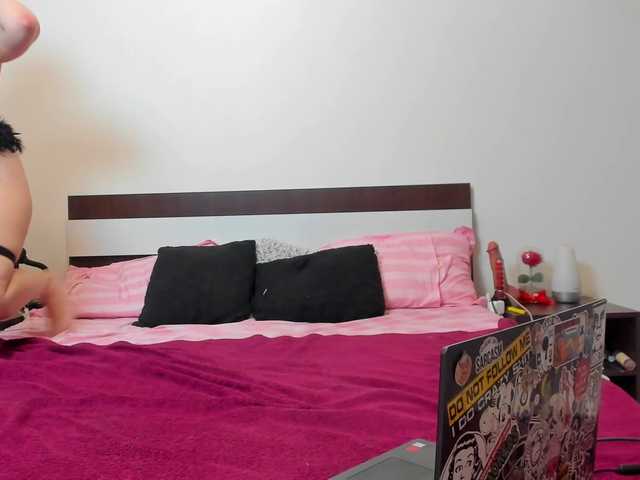 Live sex webcam photo for MandyLux #275721120