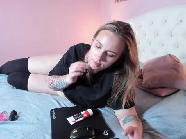 Live sex webcam photo for MandySchoolov #274296779