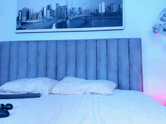 Live sex webcam photo for MandyWester #290018450