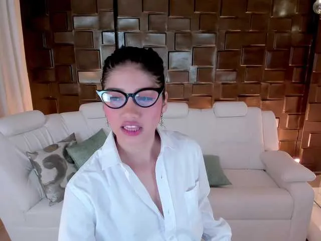 Live sex webcam photo for MandyWolf #271734304