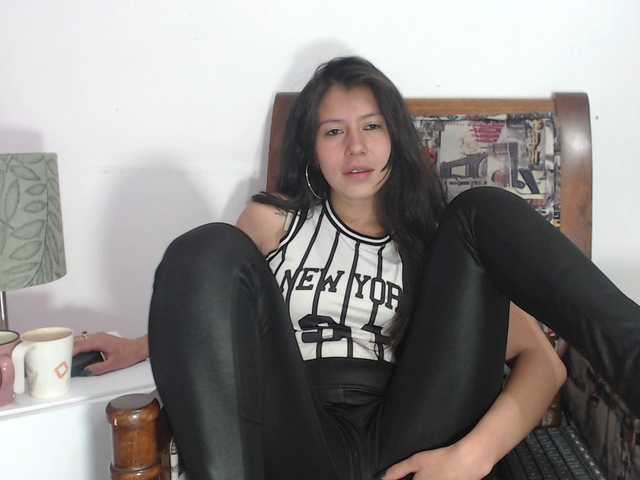 Live sex webcam photo for Manevalki01 #272099961