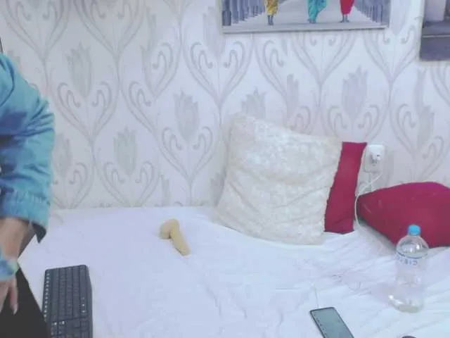 Live sex webcam photo for ManuelaPico #273709594