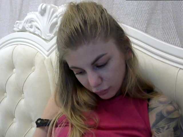 Live sex webcam photo for Manuella #271966030