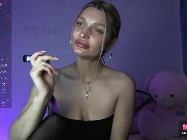 Live sex webcam photo for Manymoney1 #277573099