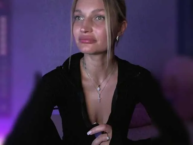 Live sex webcam photo for Manymoney1 #277633249