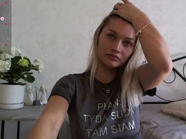 Live sex webcam photo for Manymoney1 #277829598