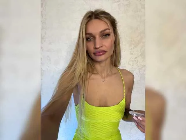 Live sex webcam photo for Manymoney1 #290464728