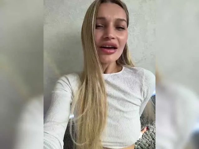 Live sex webcam photo for Manymoney1 #290756365